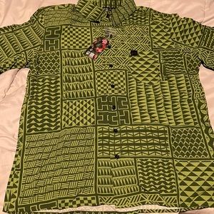 Hawaiis Finest Mens Medium Green button up shirt